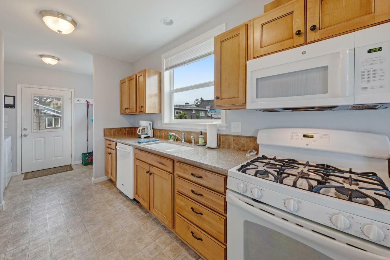 3 Bed 2 Bath Vacation Home In Newport Bagian luar foto